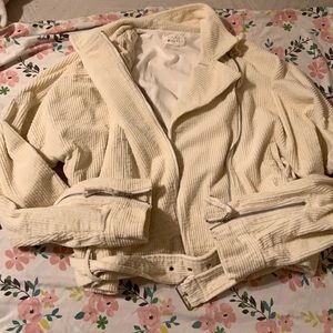 Loose cute cream color waist jacket . 100% cotton jacket